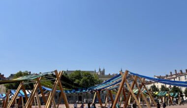 à peine inaugurée, l’ombrière à 1,6 million d’euros de la place Bellecour déjà dégradée