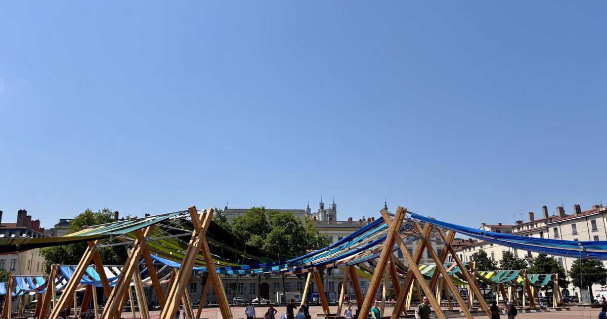 à peine inaugurée, l’ombrière à 1,6 million d’euros de la place Bellecour déjà dégradée