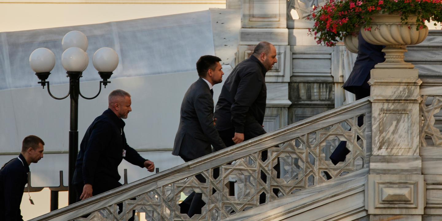 les pourparlers entre Russes et Ukrainiens ont débuté à Istanbul