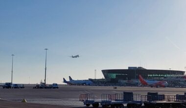 Aéroport de Nice. Cet avion Air France dérouté après plusieurs tentatives d'atterrissage