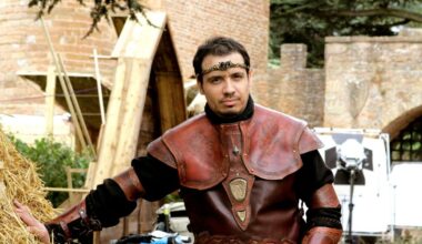 Alexandre Astier dévoile une première affiche de la suite très attendue de Kaamelott au cinéma !
