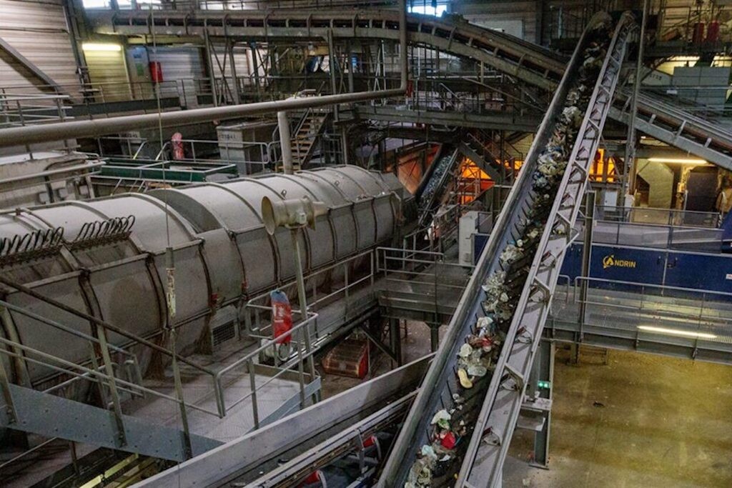 Ametyst passe de Suez à Urbaser et file vers le CSR