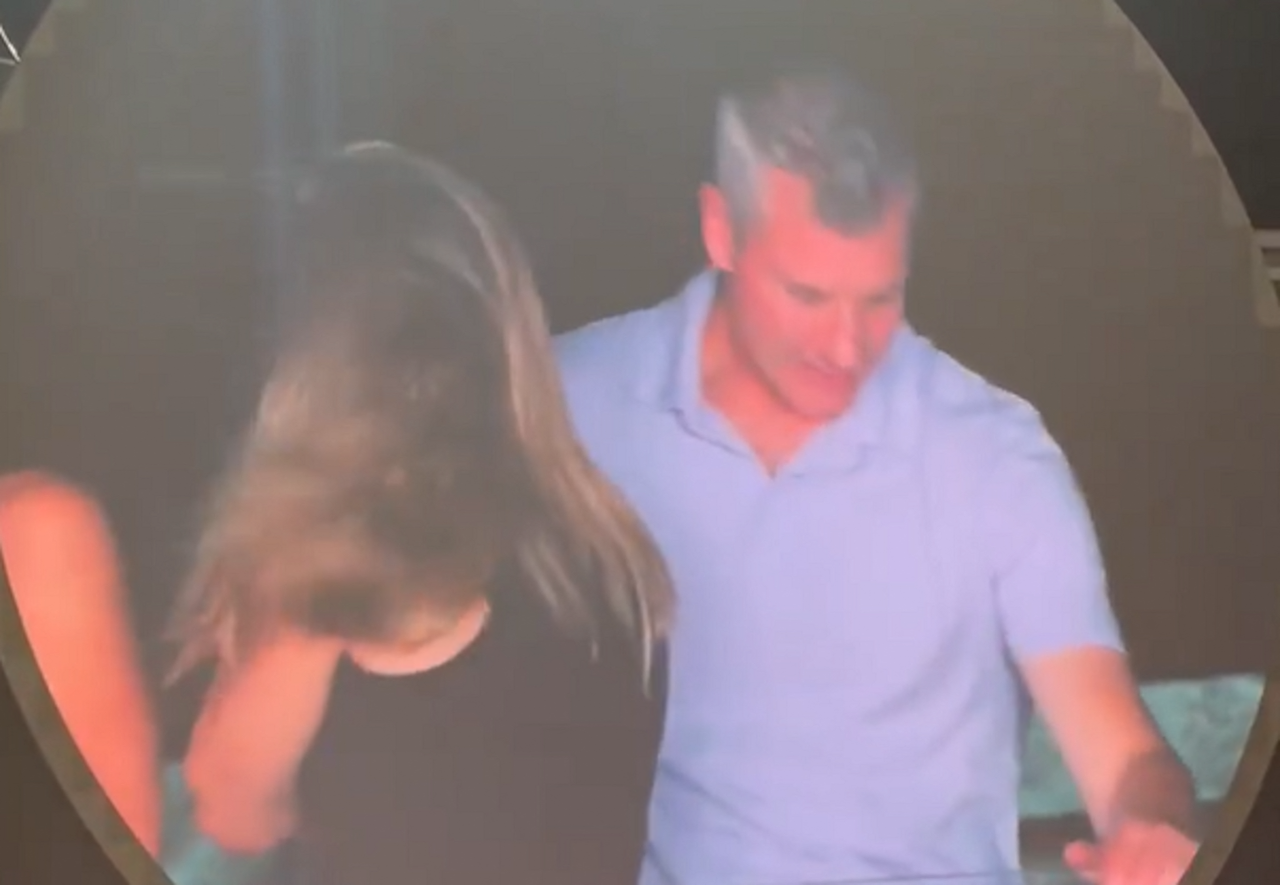Andy Byron, le PDG surpris avec une autre femme au concert de Coldplay, a démissionné, annonce Astronomer