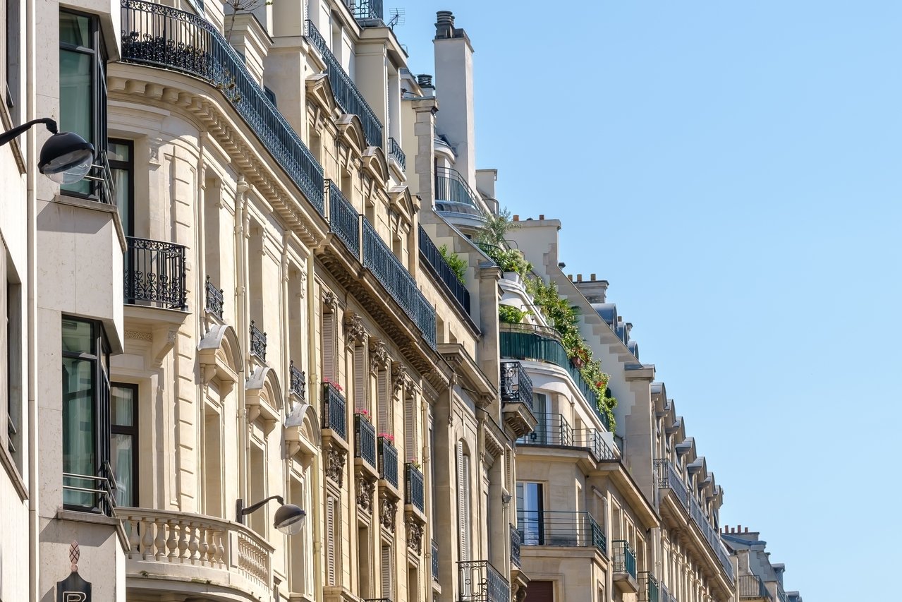 Clara Luciani dévoile son superbe appartement parisien
