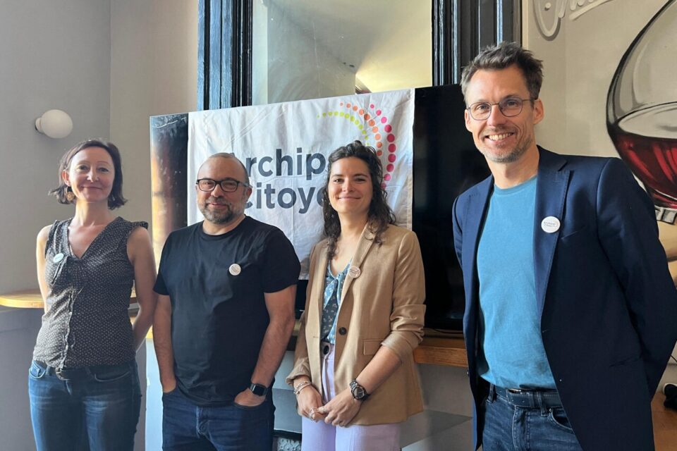Archipel Citoyen va lancer sa recherche de citoyens pour constituer un collège et dit être prêt en cas de désaccord pour élire une tête de liste à gauche. Dans ce cas, Maxime Le Texier se portera candidat à la candidature.