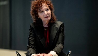 comment la photographe Nan Goldin a perdu la vue