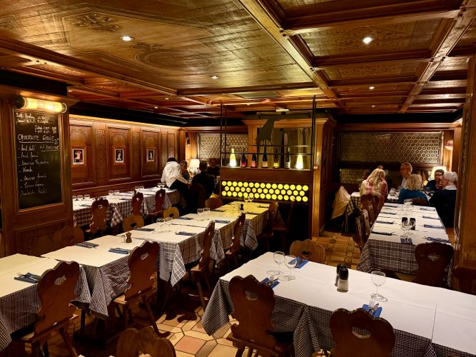 Au pont corbeau restaurant