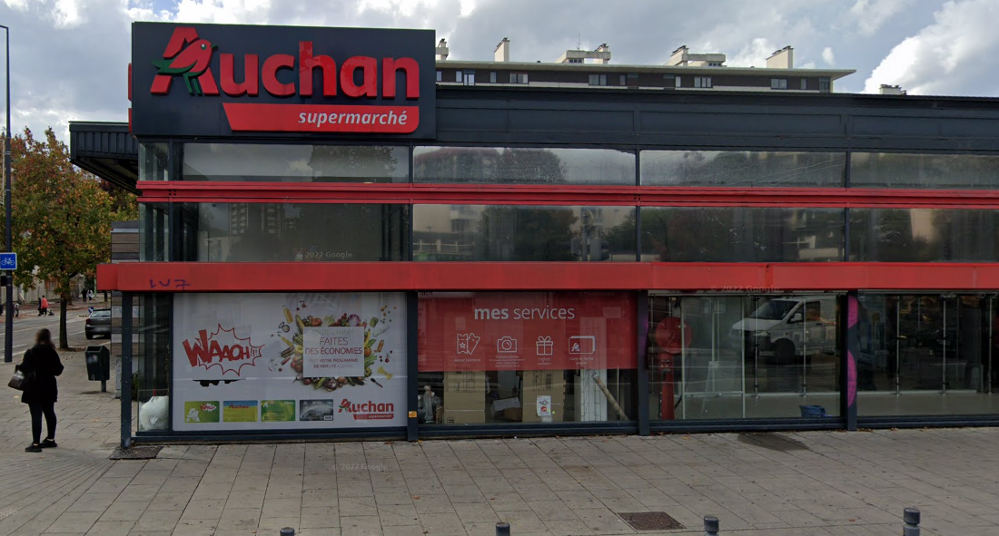 Isère. Ces supermarchés Auchan menacés de fermer, une enseigne connue veut les racheter