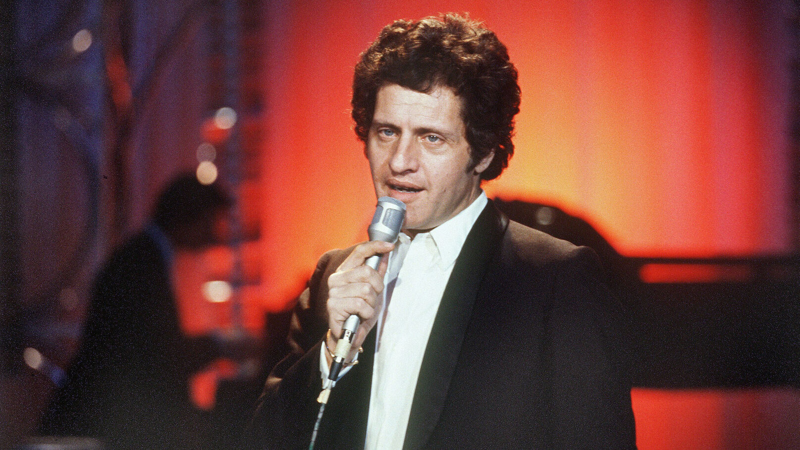 Joe Dassin : qu’est-il advenu de sa magnifique et spacieuse maison des Yvelines ?