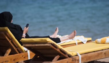 Sur la Côte d’Azur, l’arrêté anti-burkini d’un maire suspendu après un recours de la Ligue des droits de l’Homme