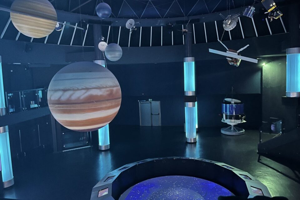 L'Euro Space Center n'est qu'à 2h de Lille (Nord).