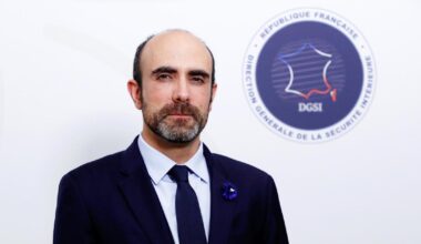 Malgré les tensions, les services secrets français toujours en contact avec la Russie et l'Algérie, selon le patron de la DGSE