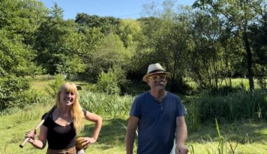 Dans cette ferme originale du Cotentin, on a testé pour vous le golf paysan… au milieu des animaux