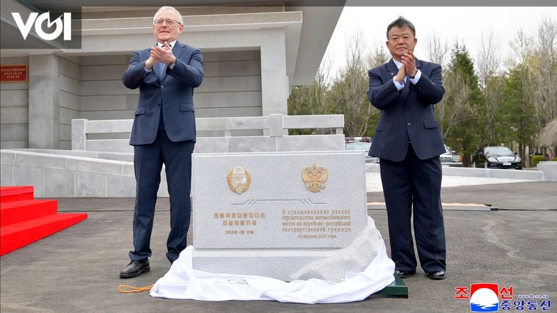 Le président dit que la Russie envisage de construire une route d'accès à la frontière avec la Chine et le Nord