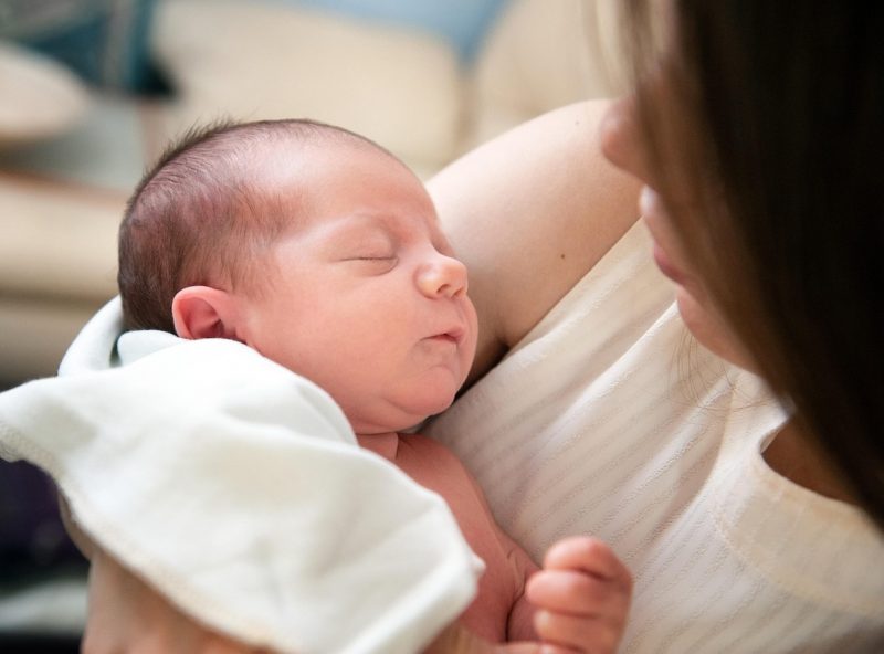 mere bébé