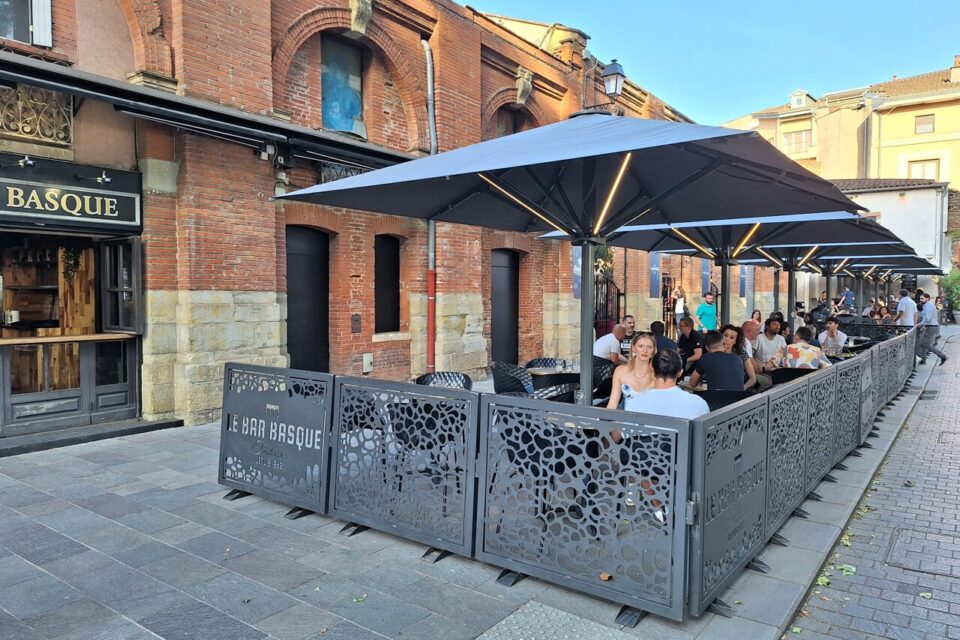 Après quatre mois de travaux, le Bar Basque de Toulouse a rouvert ses portes, avec un nouveau gérant, en juin 2024.
