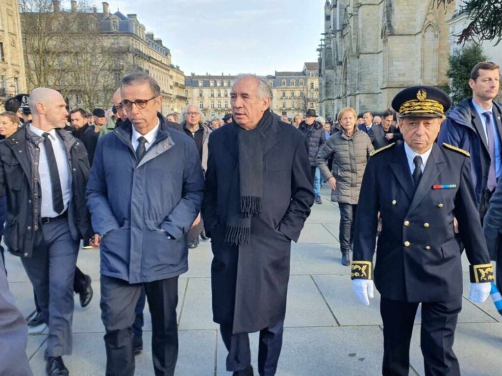 Pierre Hurmic pointe "l'irresponsabilité" de François Bayrou et déplore une énorme perte pour Bordeaux