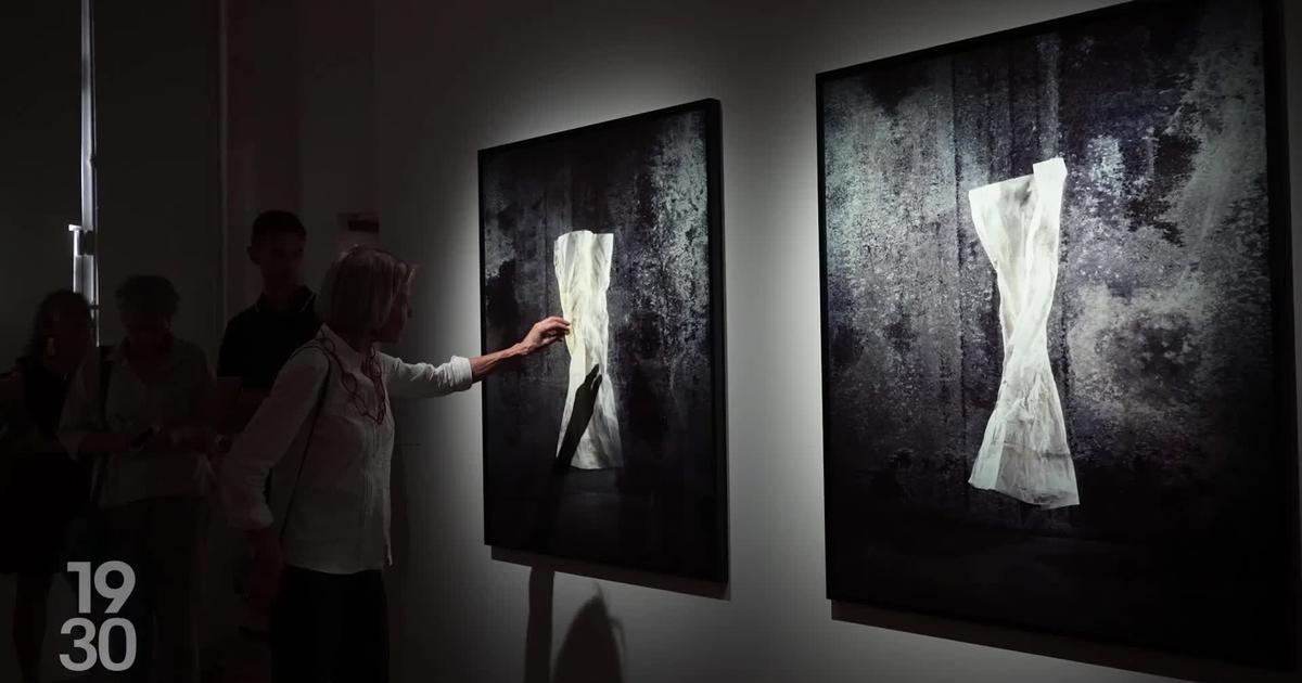 La photographe genevoise Béatrice Helg expose à Arles ses "géométries du silence" - rts.ch