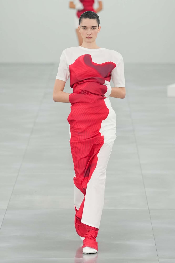 Issey Miyake - Automne/hiver 2025/2026 - Prêt-à-porter femme - France - Paris