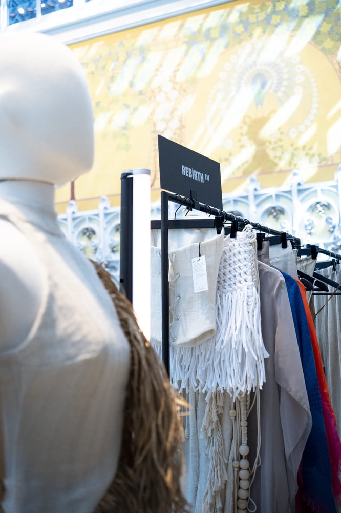 Stand de la marque Rebirth à la Samaritaine