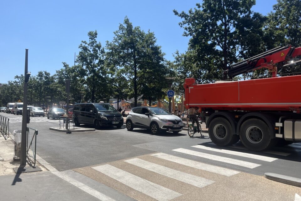 Des tensions sont palpables entre les automobilistes sur la place Bellecour.