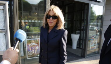 Les époux Macron poursuivent en diffamation une influenceuse pour avoir relayé l'infox sur Brigitte Macron