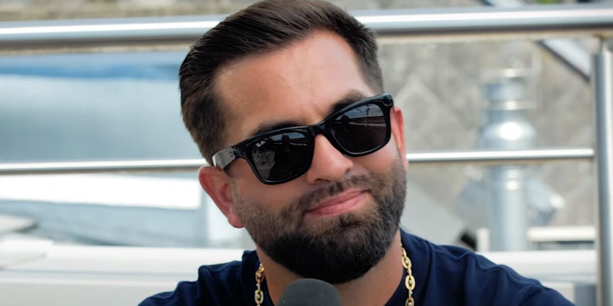 Kendji Girac regrette avoir "lissé" son image dans le passé, et explique pourquoi il ne veut plus le faire