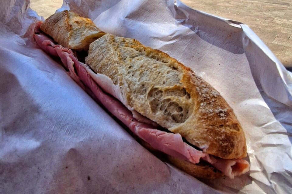Le jambon-beurre du Détaillant. La générosité !