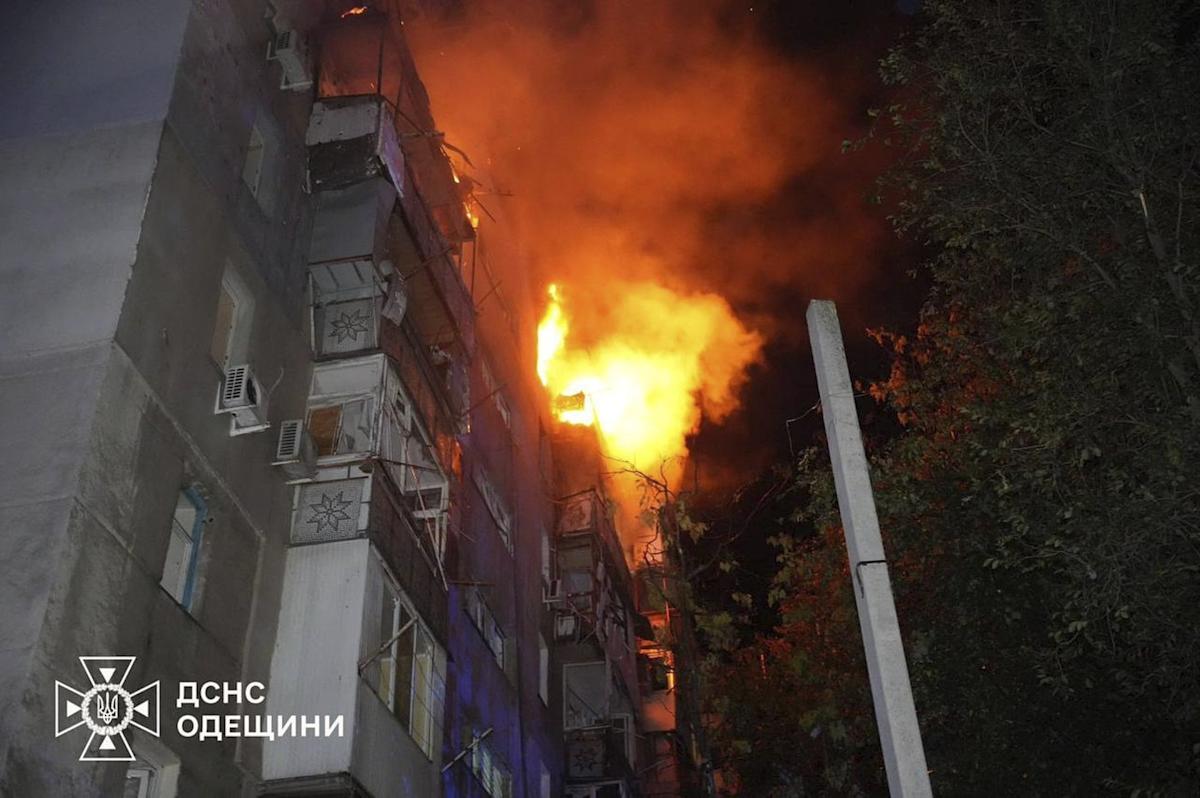 La Russie bombarde l'Ukraine avec plus de 300 drones, tuant une personne à Odessa