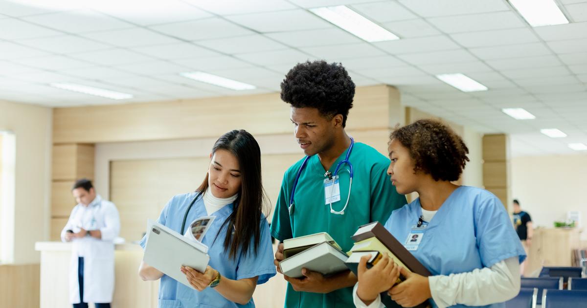 Au Royaume-Uni, des milliers de jeunes médecins en grève dans les hôpitaux