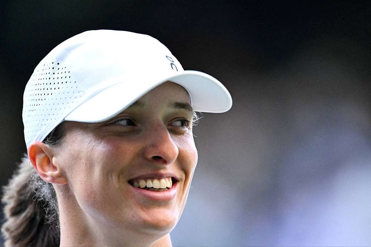 Swiatek retrouve les quarts à Wimbledon deux ans après