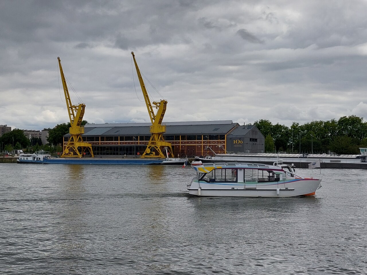 Avec moins de 1000 voyageurs par semaine, la navette sur Seine à Rouen vaut-elle le coût ?