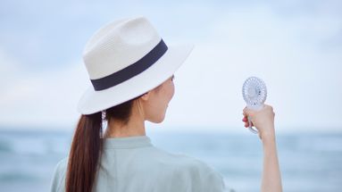 Fortes chaleurs : les mini-ventilateurs, une fausse bonne idée ?