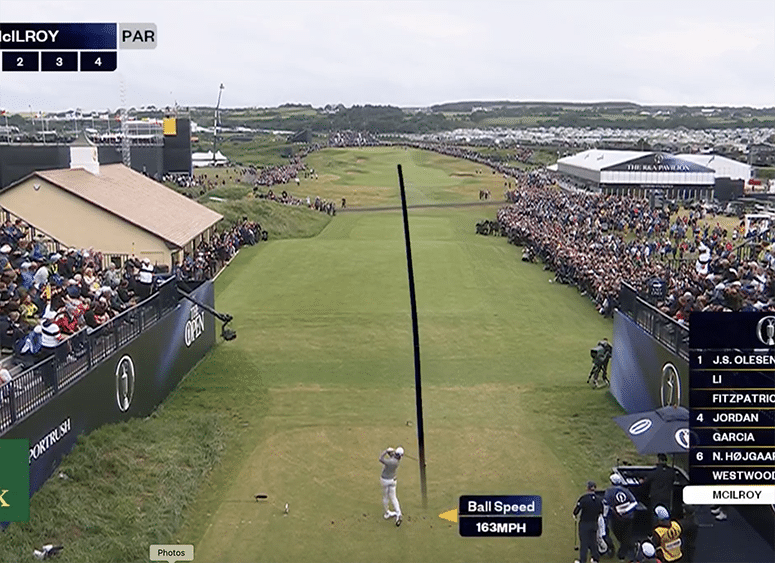 Telle une rock star, McIlroy lance son "British" par un coup de fer moyen et un bogey