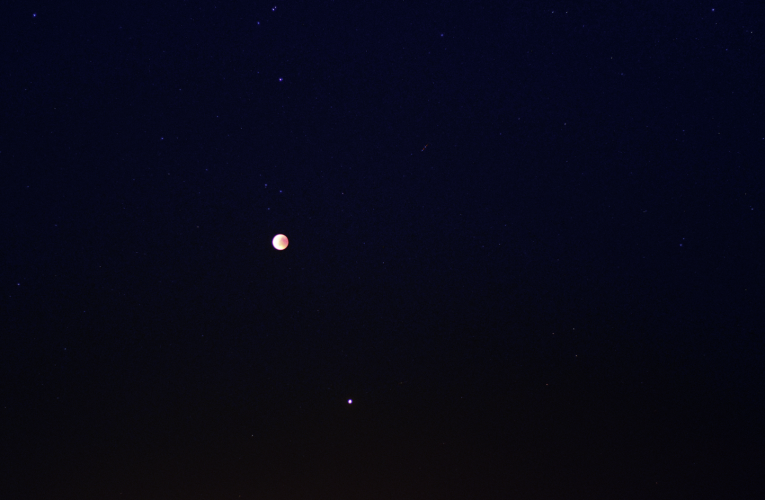 Lune ciel étoiles