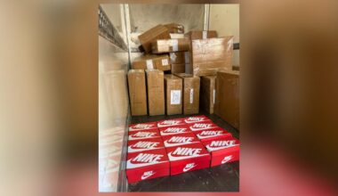 la police municipale contrôle un camion mal garé... et découvre 600 paires de chaussures de contrefaçon