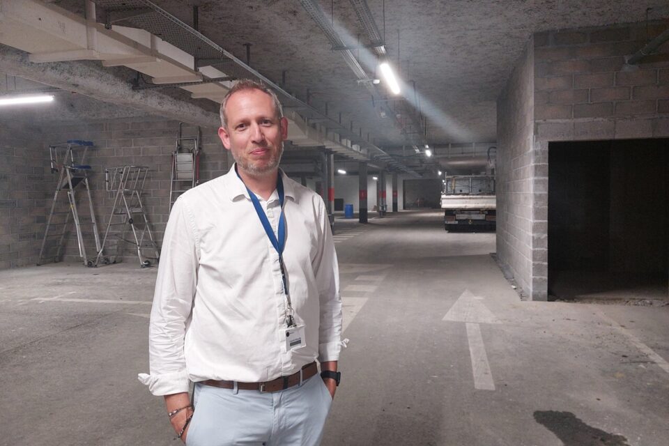 Laurent Rebuffic, directeur du centre commercial Carrefour Rennes Cesson.
