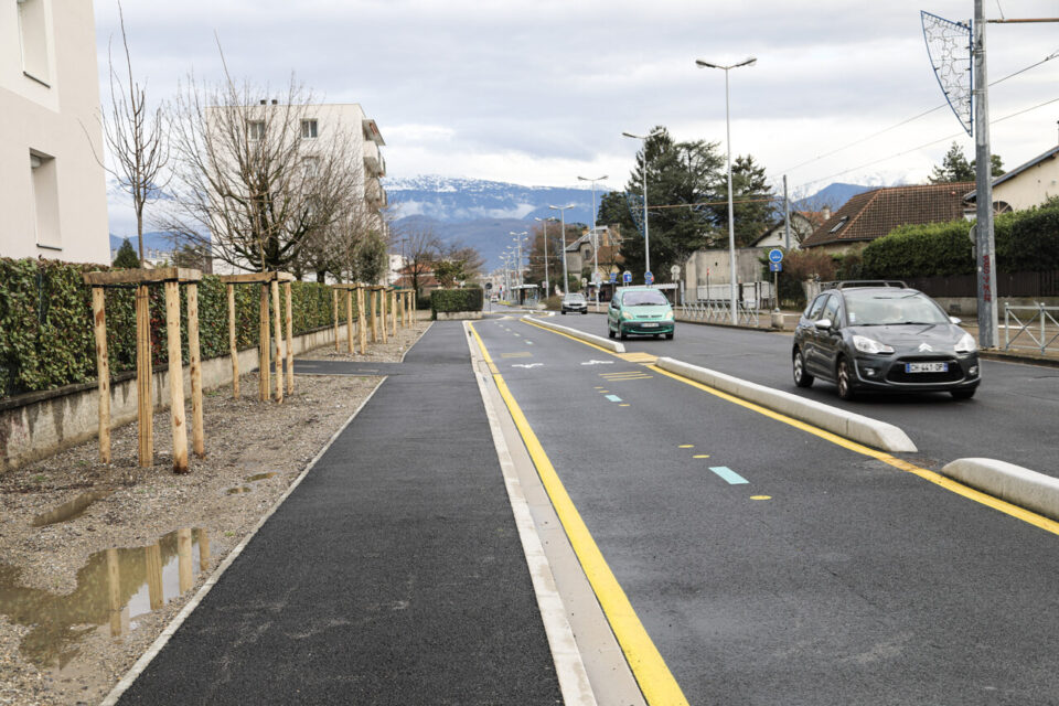 La Chronovélo 1 à Fontaine a été inaugurée début 2025. Elle sera reliée à la partie en cours de construction, rue du Vercors côté Grenoble.