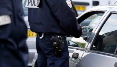 sans feu, à contre-sens, il tente de fuir la police de Carnot... à Saint-Just-Saint-Rambert