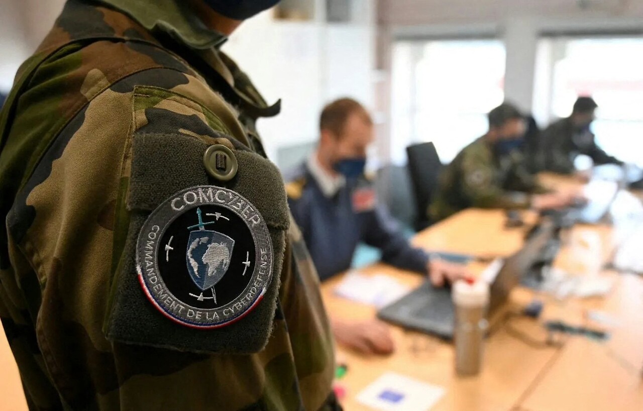 Airbus va former les futurs "cybercombattants" de l'Armée en simulant "des scénarios d'attaque-défense"