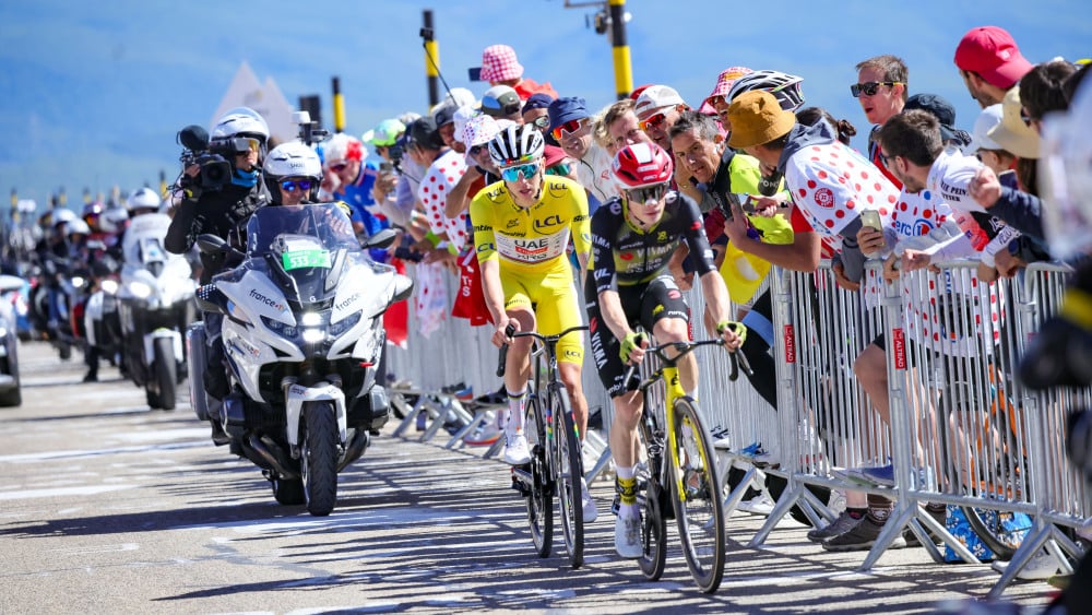 Pogacar explose le record de l'ascension du Mont Ventoux