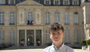 à 15 ans, Léo a rencontré Emmanuel Macron et rêve de politique