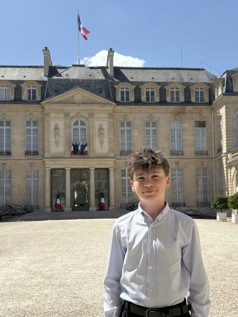 à 15 ans, Léo a rencontré Emmanuel Macron et rêve de politique