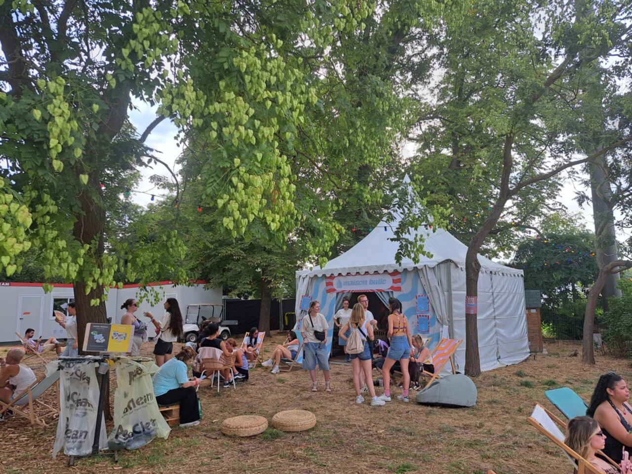 à Paris, les "safe place" se développent dans les festivals