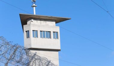 Un prisonnier s’évade en se planquant dans les valises de son codétenu