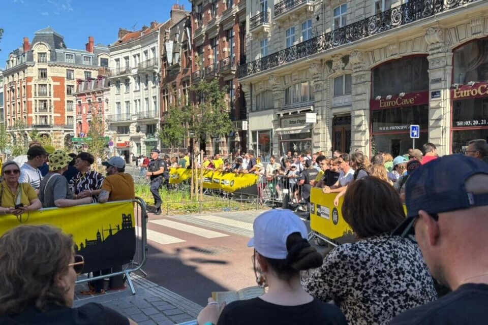 La parade passe aussi par la rue du Molinel.