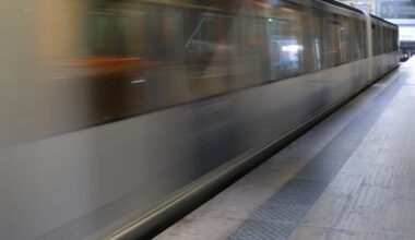 une station non desservie sur la ligne 2 en raison d'un bagage abandonné
