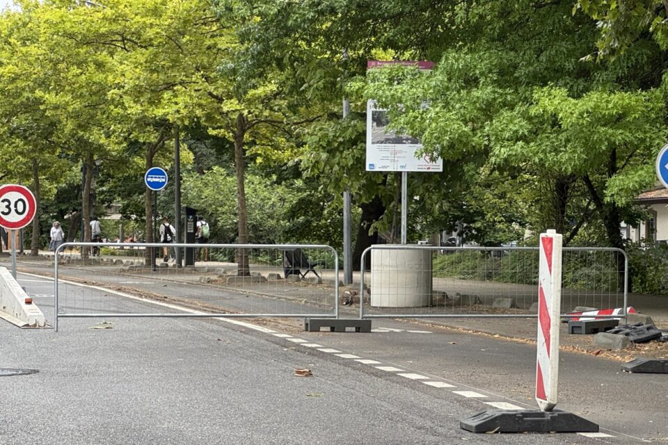 Cette piste en test depuis janvier 2025 est désormais fermée aux cyclistes le temps des travaux.