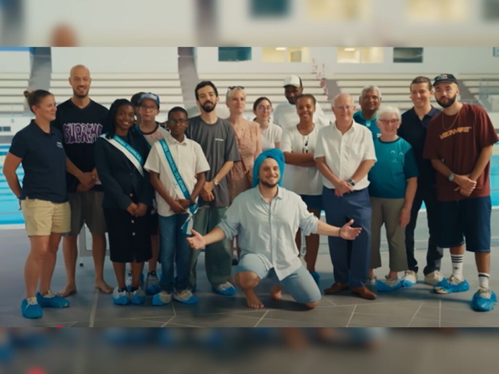 McFly et Carlito inaugurent un toboggan à leur nom au centre aquatique olympique de Colombes