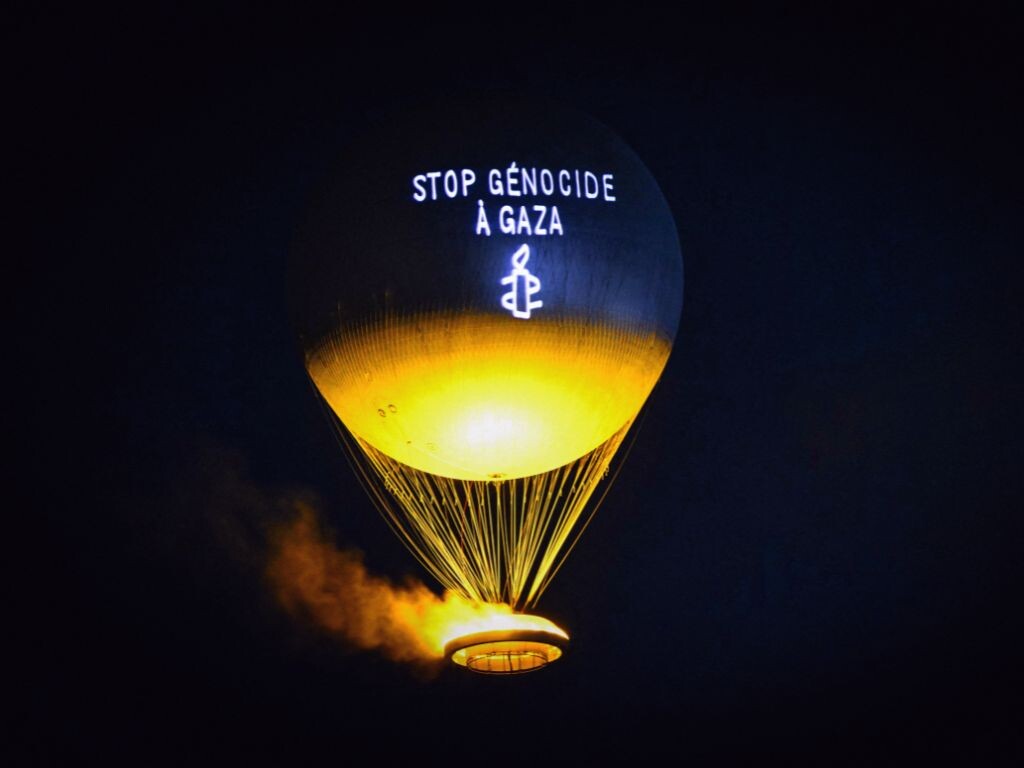 VIDÉO. Le message "Stop génocide à Gaza" projeté sur la vasque olympique à Paris